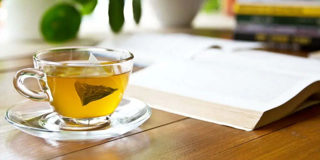 everyone should drink green tea 1100x
